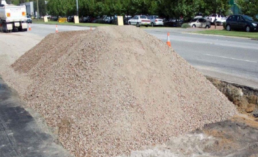 recycled road base for road surfacing